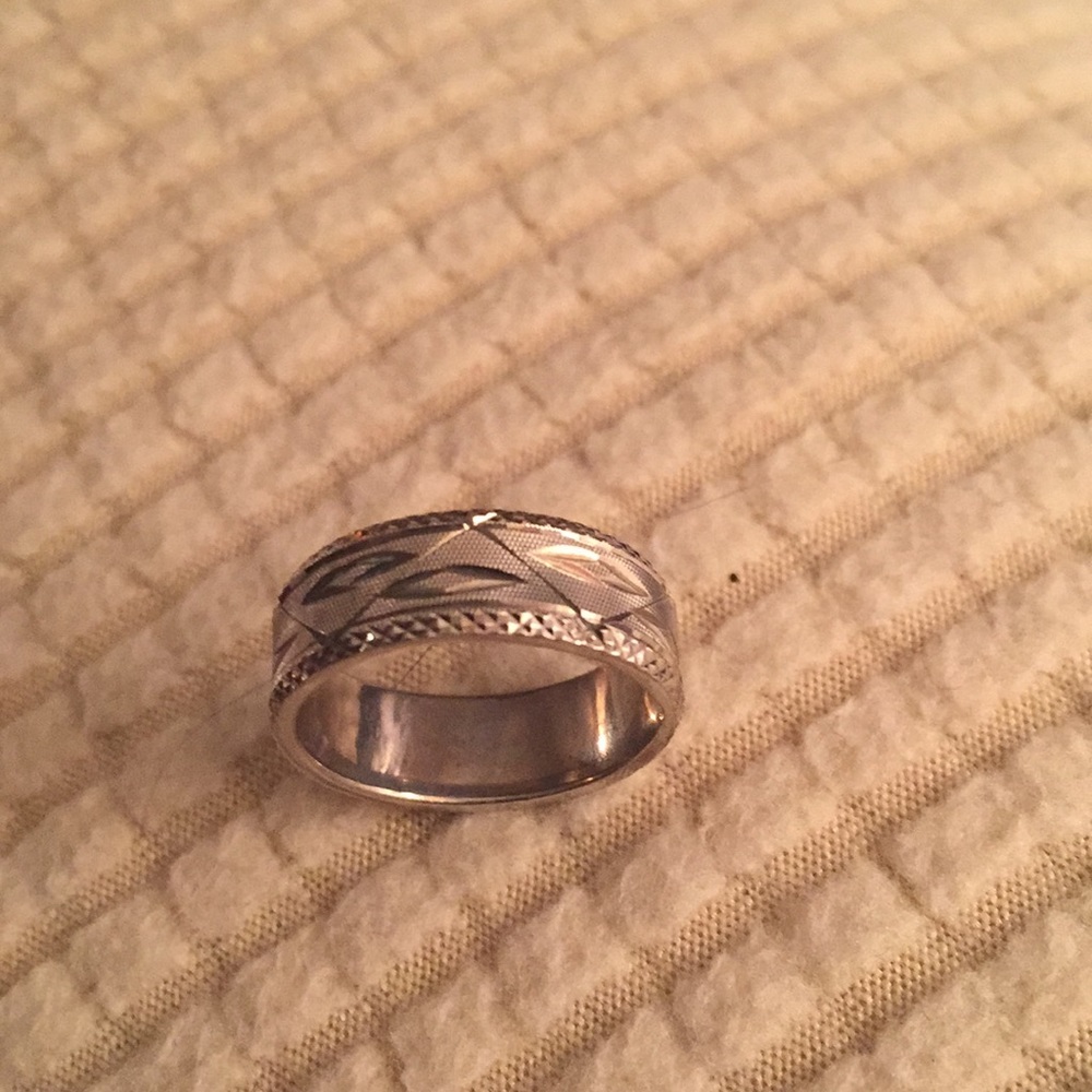 Silver Ring engraved design